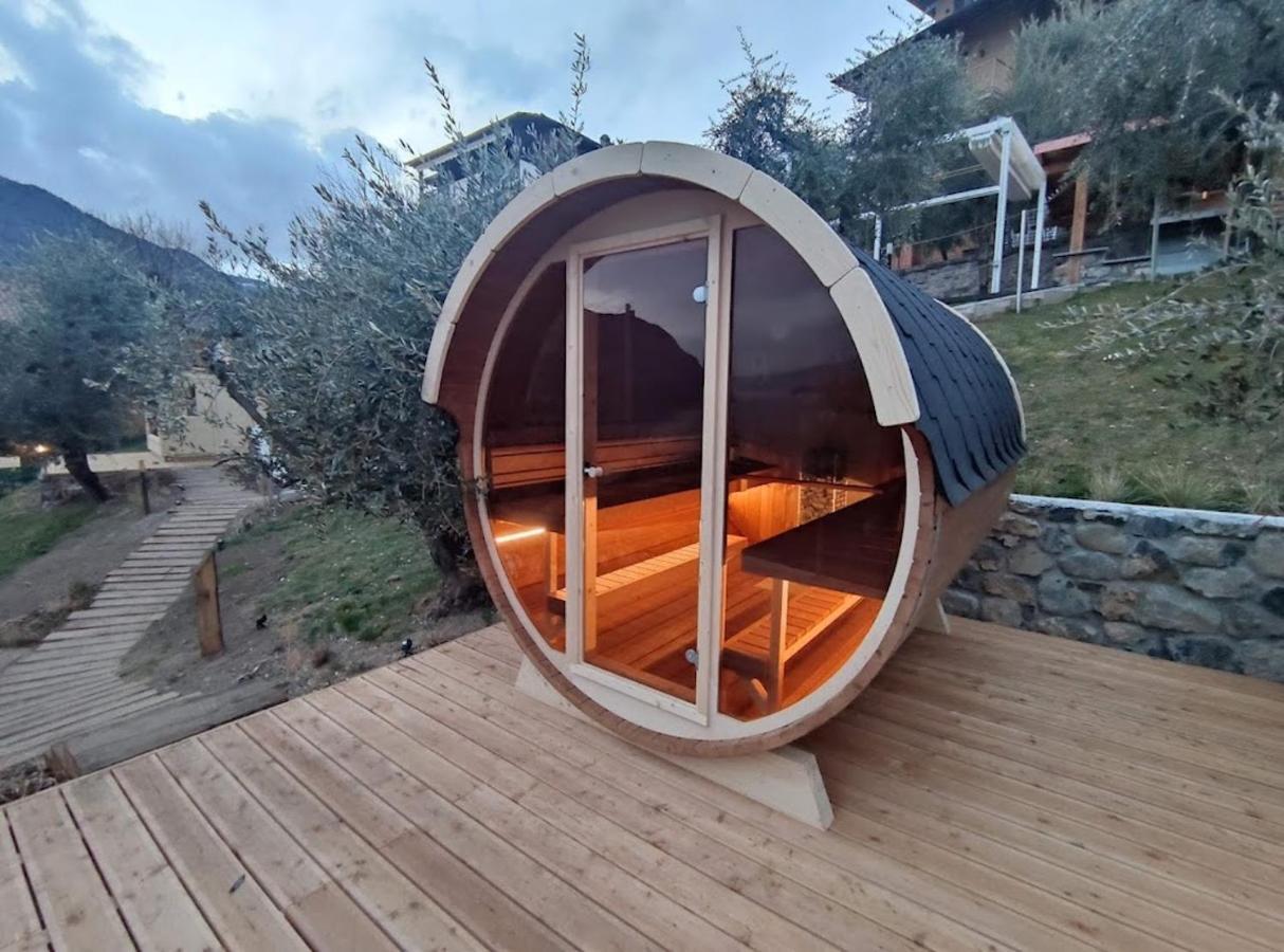 Hotel Miranda Riva di Solto Exterior foto